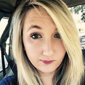 Meet your Posher, Caitlin